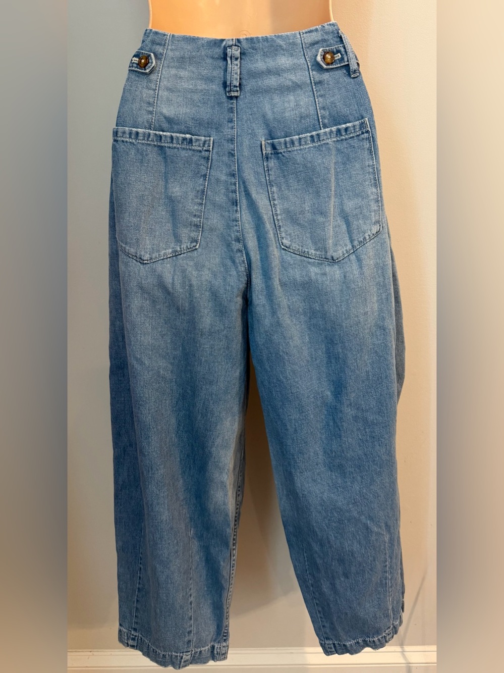 FREE PEOPLE Carrot Pleated Ankle Button Fly Jean Size 2 - Picture 5 of 9